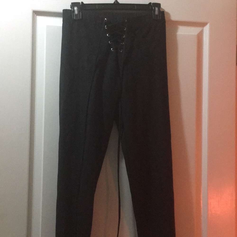 🐸 3/$30 NWT Faux Suede Vegan Lace-up Leggings
